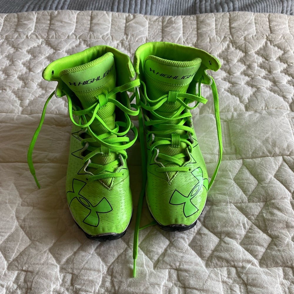 Boys Under Armour Football Cleats 2.5 youth neon